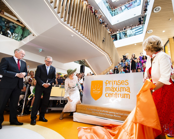 Koningin Máxima opent het Prinses Máxima Centrum small.jpg